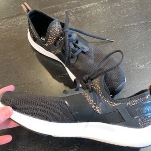 New Balance Memory Sole Tennis Shoes Size 9.5